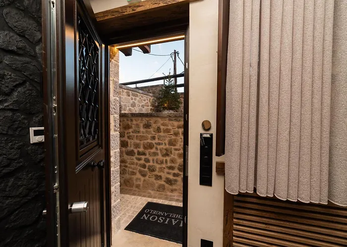 Maison Michelangelo * Αράχωβα